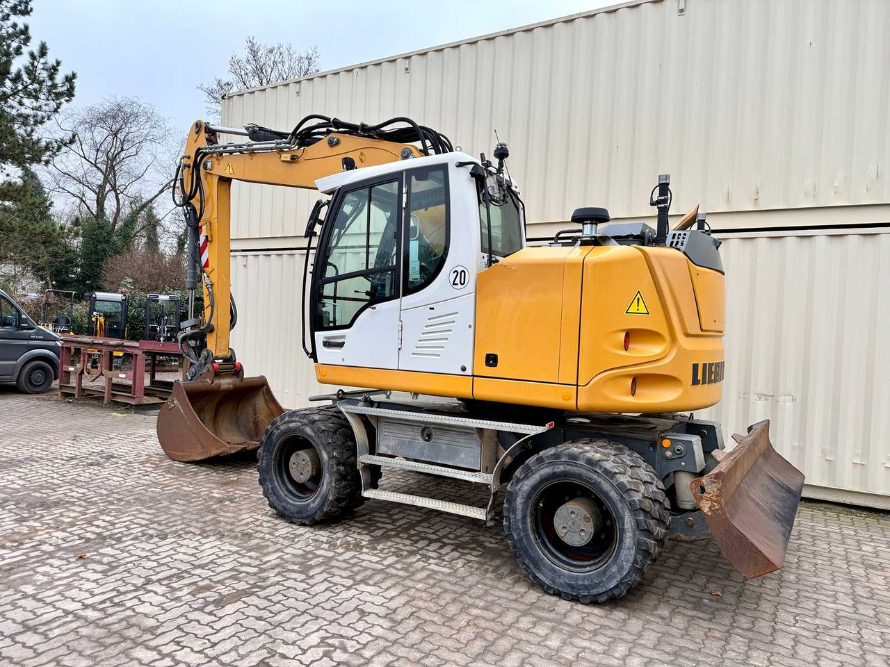 LIEBHERR - A914 COMPACT - OILQUICK - 2017 - WHEELED EXCAVATOR - Pelle sur pneus: photos 3 LIEBHERR - A914 COMPACT - OILQUICK - 2017 - WHEELED EXCAVATOR - Pelle sur pneus: photos 3
