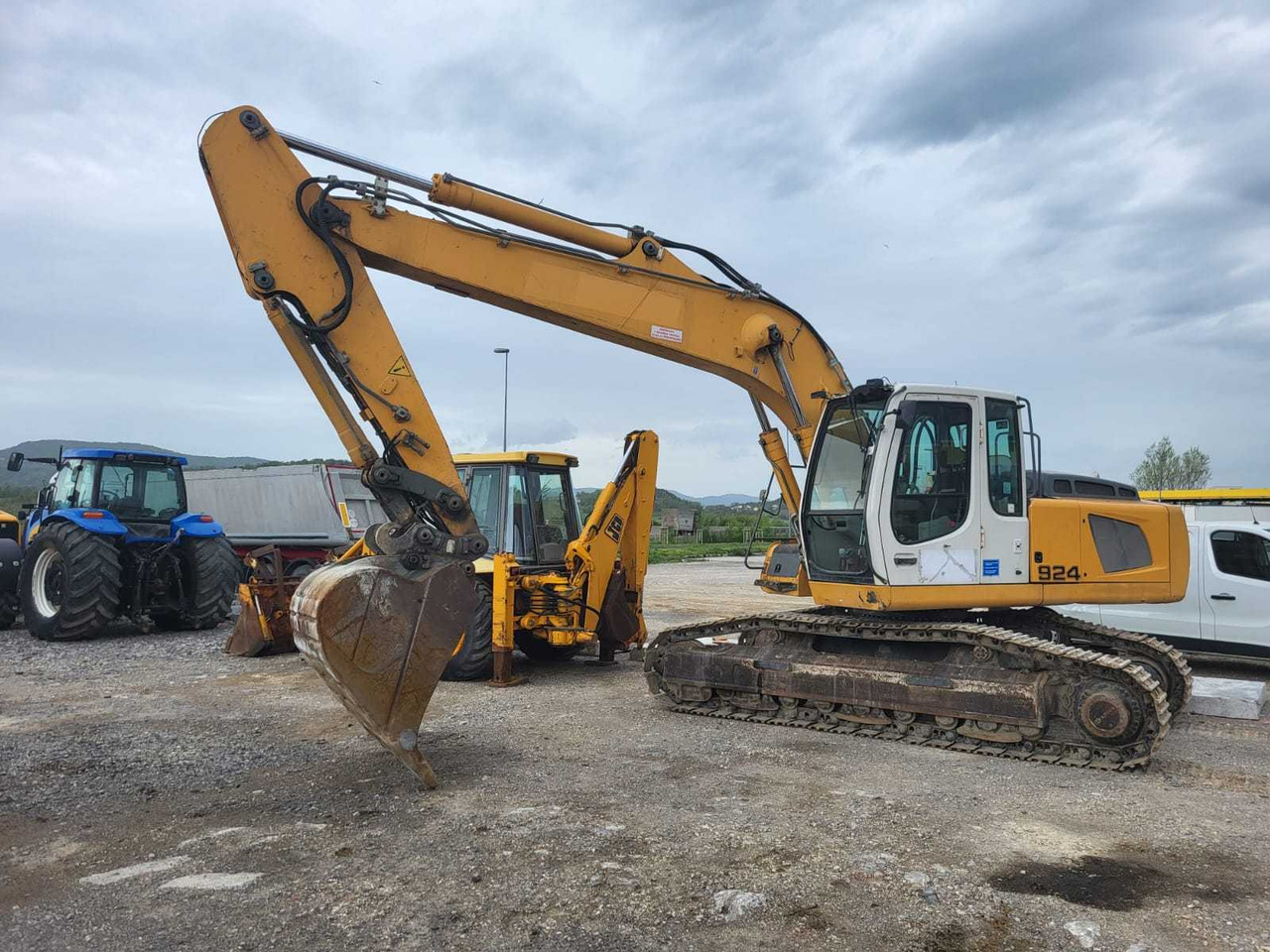LIEBHERR R924 C SL - Pelle sur chenille: photos 1 LIEBHERR R924 C SL - Pelle sur chenille: photos 1