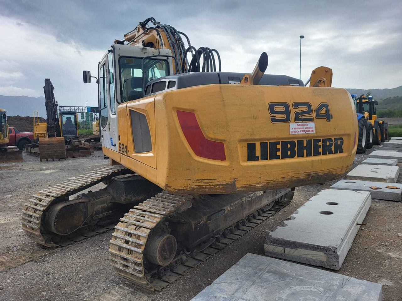 LIEBHERR R924 C SL - Pelle sur chenille: photos 3 LIEBHERR R924 C SL - Pelle sur chenille: photos 3