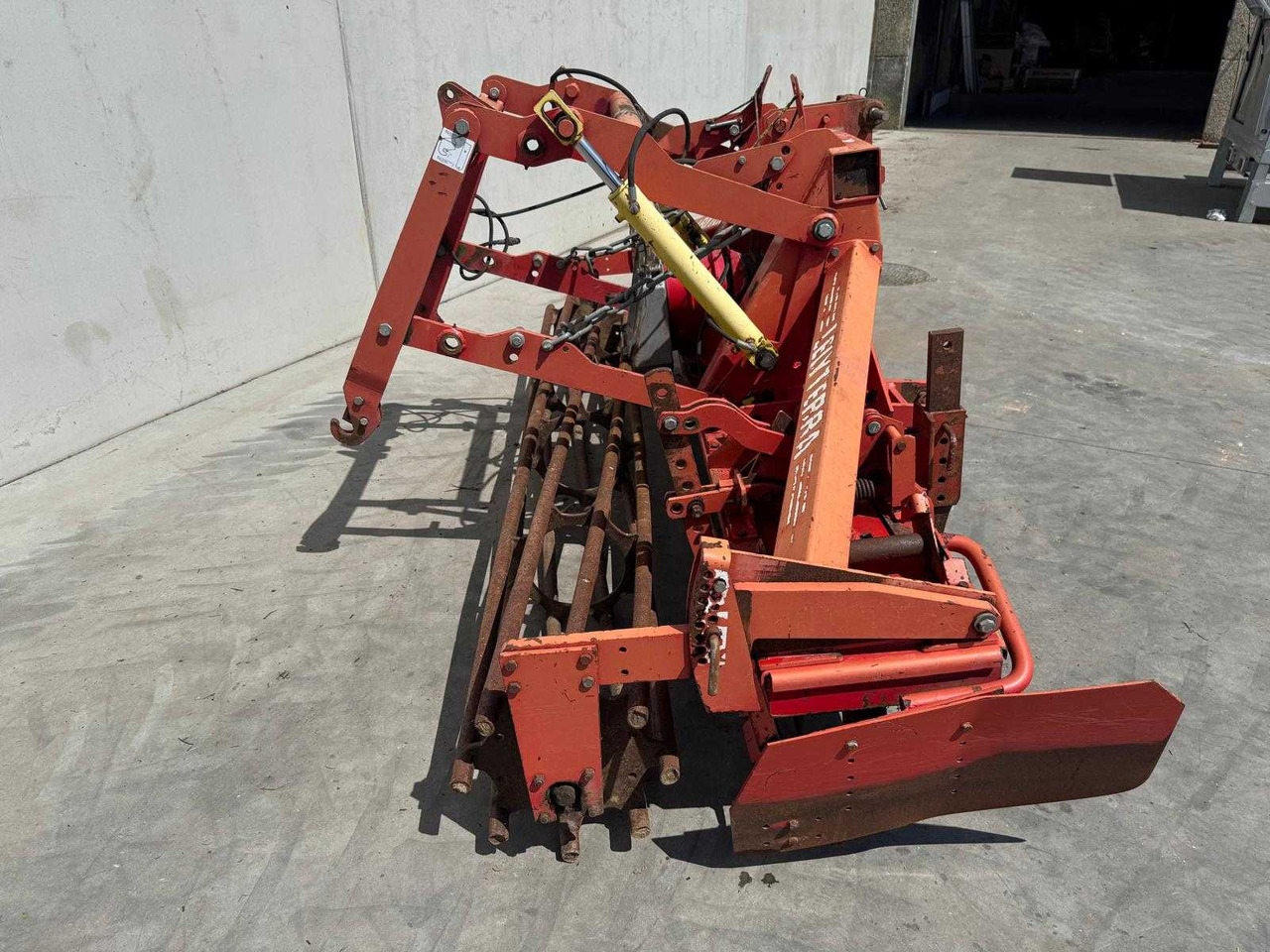 Lely 300-55 - Herse rotative: photos 5 Lely 300-55 - Herse rotative: photos 5