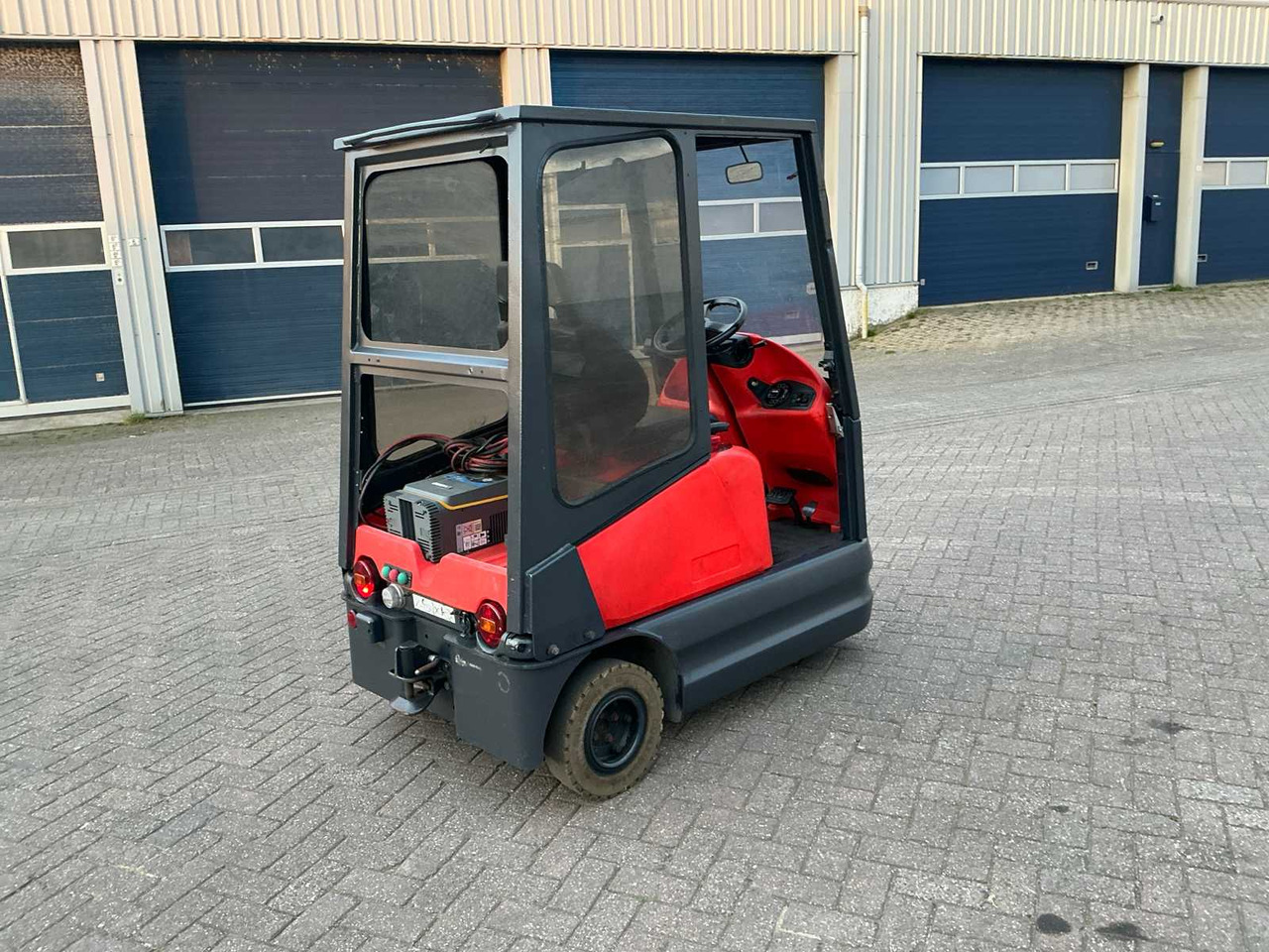 Linde P60Z - Tracteur communal: photos 4 Linde P60Z - Tracteur communal: photos 4