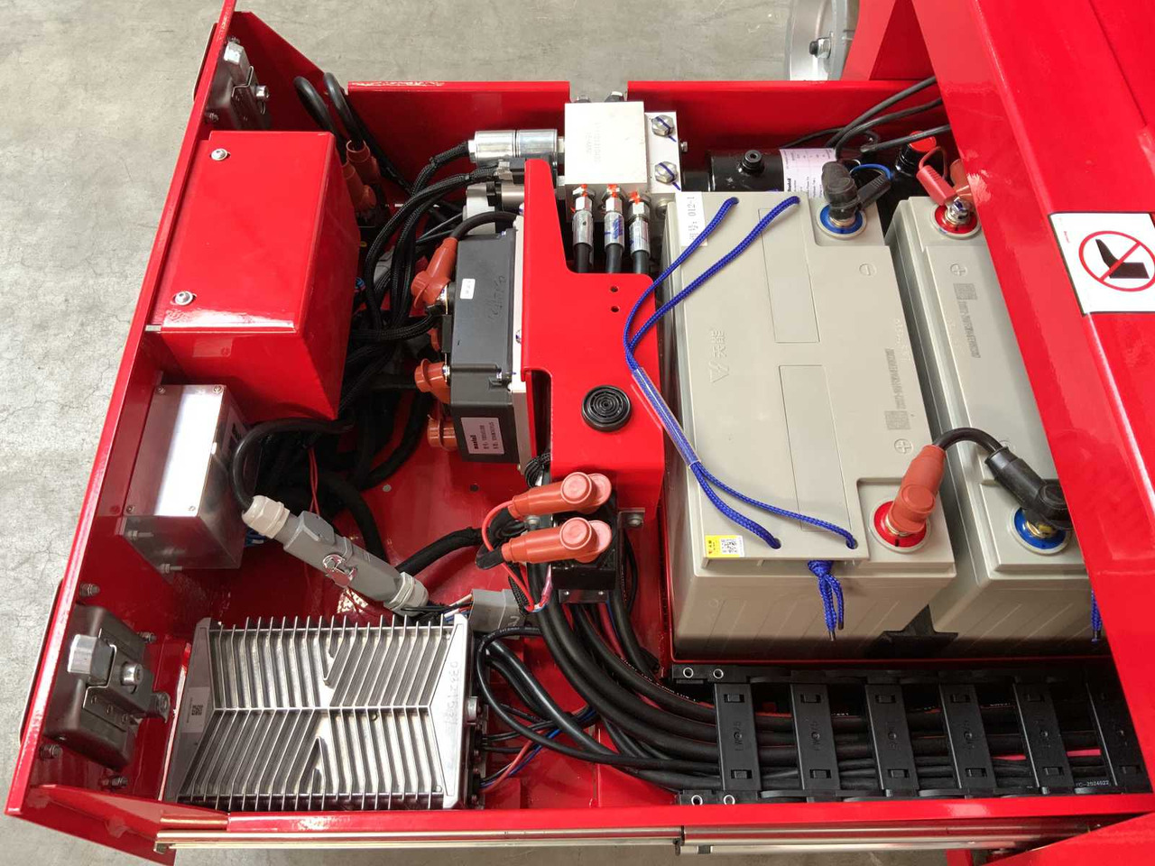 Nacelle MANTALL XE-60 MINI - SCISSOR LIFT AERIAL PLATFORM 6.4M 2024: photos 24 Nacelle MANTALL XE-60 MINI - SCISSOR LIFT AERIAL PLATFORM 6.4M 2024: photos 24