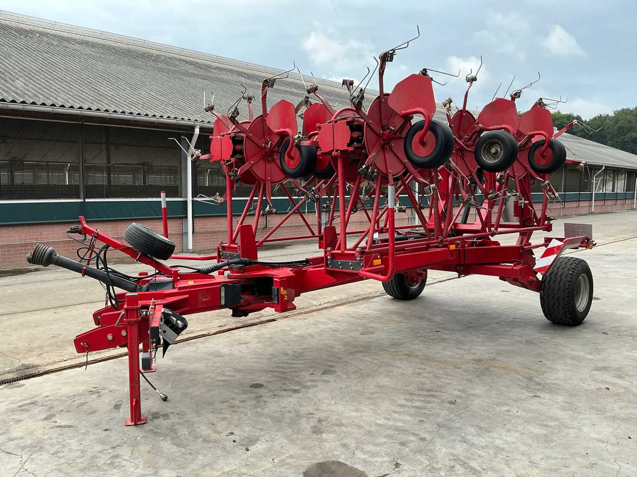 Lely Lotus 1500 - Machine agricole: photos 1 Lely Lotus 1500 - Machine agricole: photos 1