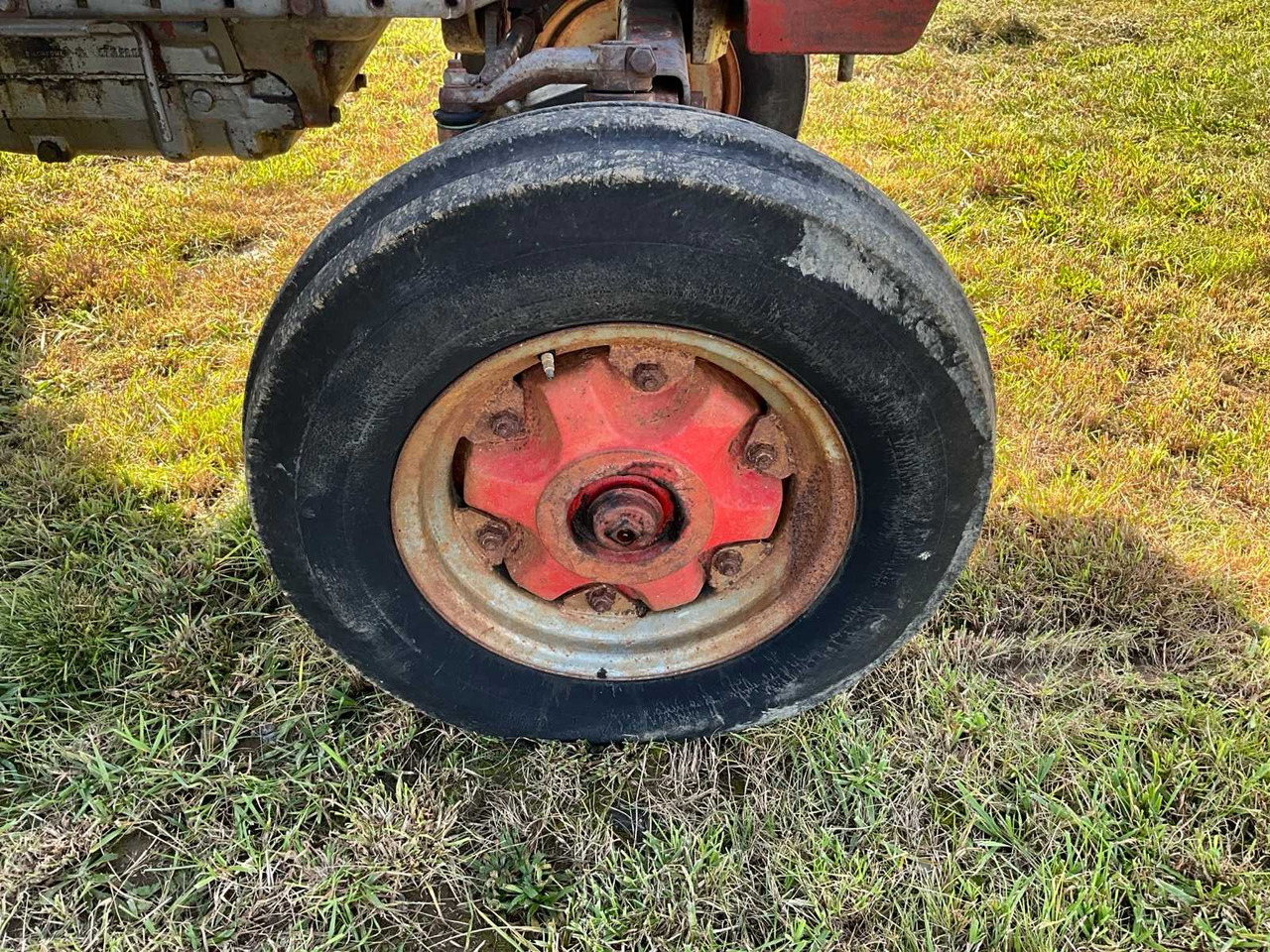 Tracteur agricole Massey Ferguson 1080: photos 33 Tracteur agricole Massey Ferguson 1080: photos 33