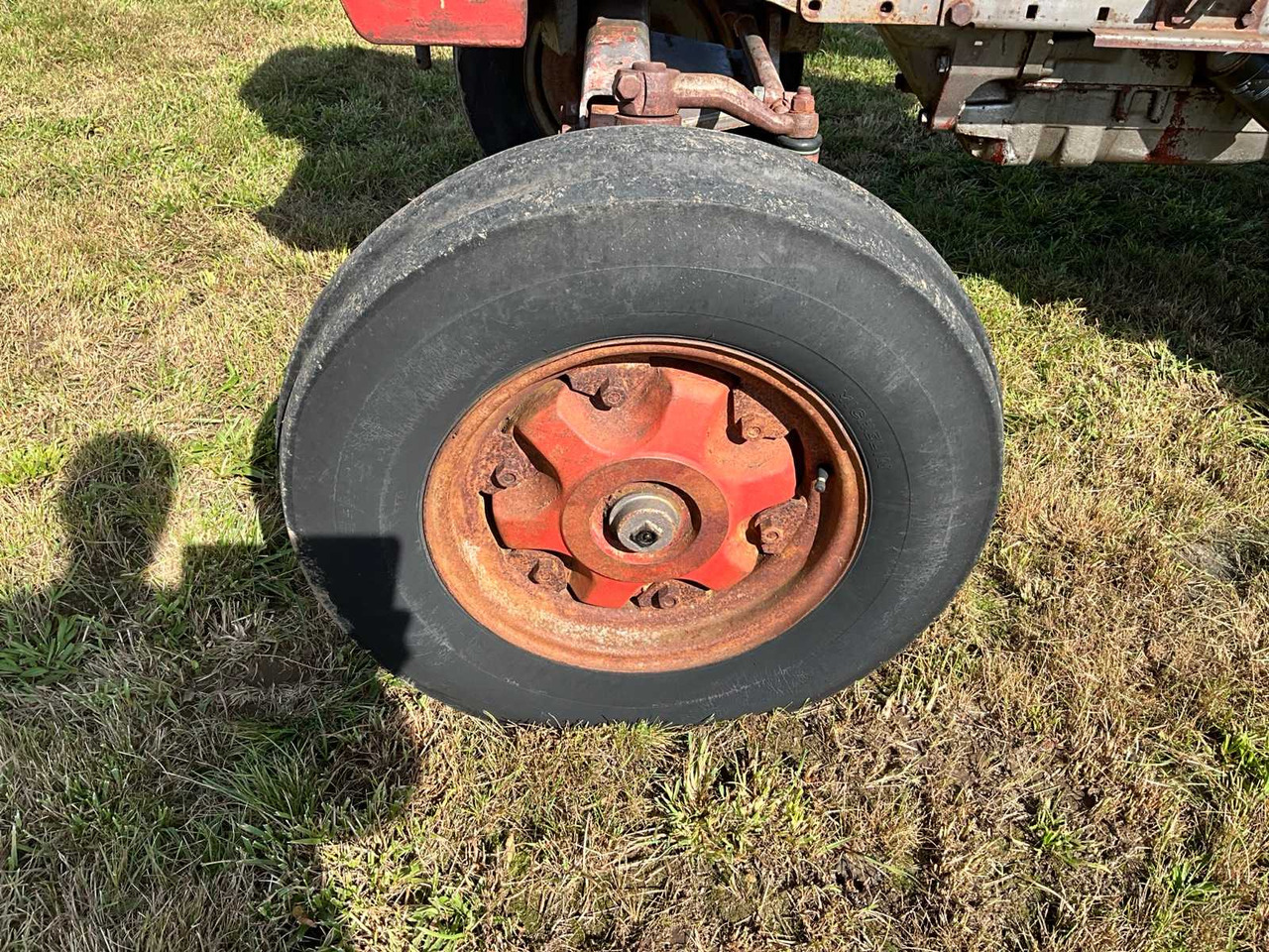 Tracteur agricole Massey Ferguson 1080: photos 34 Tracteur agricole Massey Ferguson 1080: photos 34
