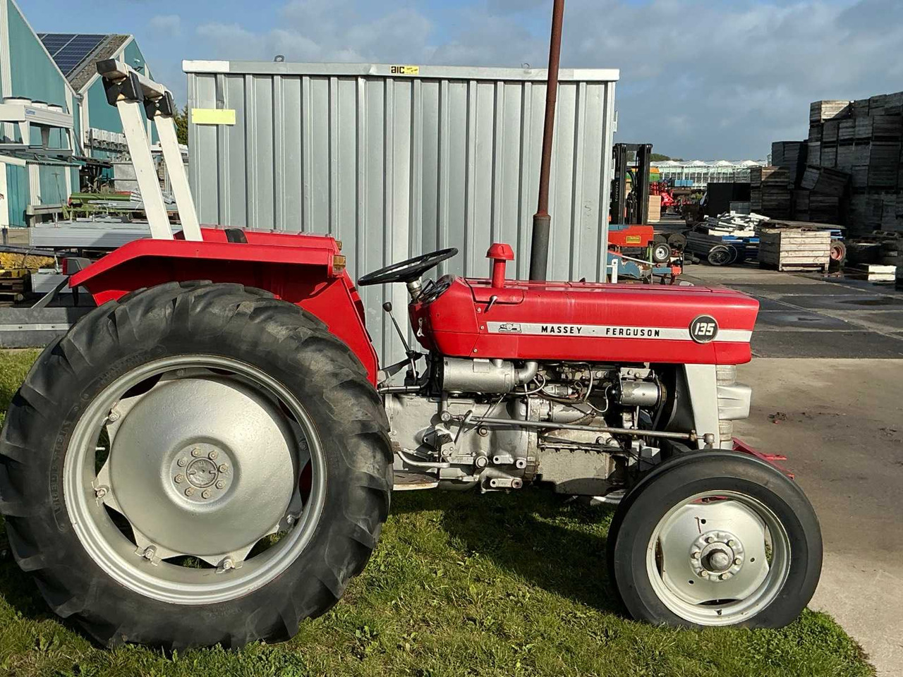 Massey-Ferguson 135 - Tracteur agricole: photos 4 Massey-Ferguson 135 - Tracteur agricole: photos 4