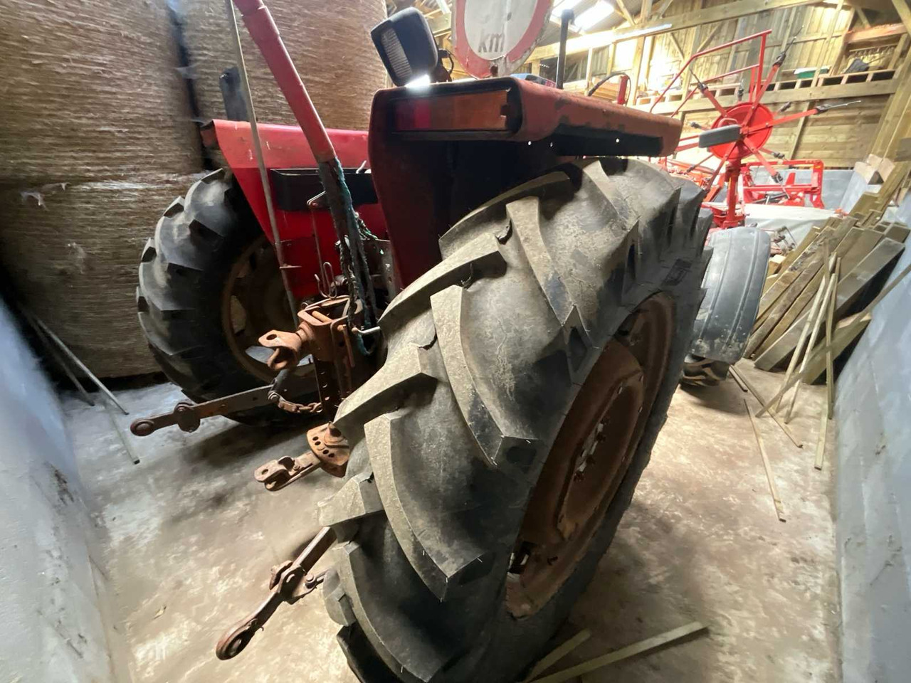 Massey-Ferguson 1986 MASSEY-FERGUSON 355 4WD AGRICULTURAL TRACTOR - Tracteur agricole: photos 5 Massey-Ferguson 1986 MASSEY-FERGUSON 355 4WD AGRICULTURAL TRACTOR - Tracteur agricole: photos 5