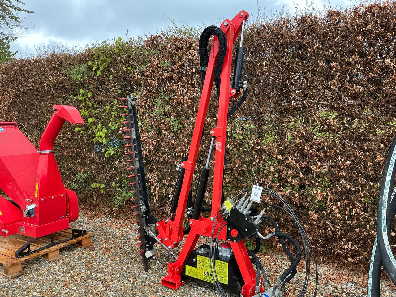 Mounted hydraulic hedge trimmer - Matériel de jardinage: photos 1 Mounted hydraulic hedge trimmer - Matériel de jardinage: photos 1