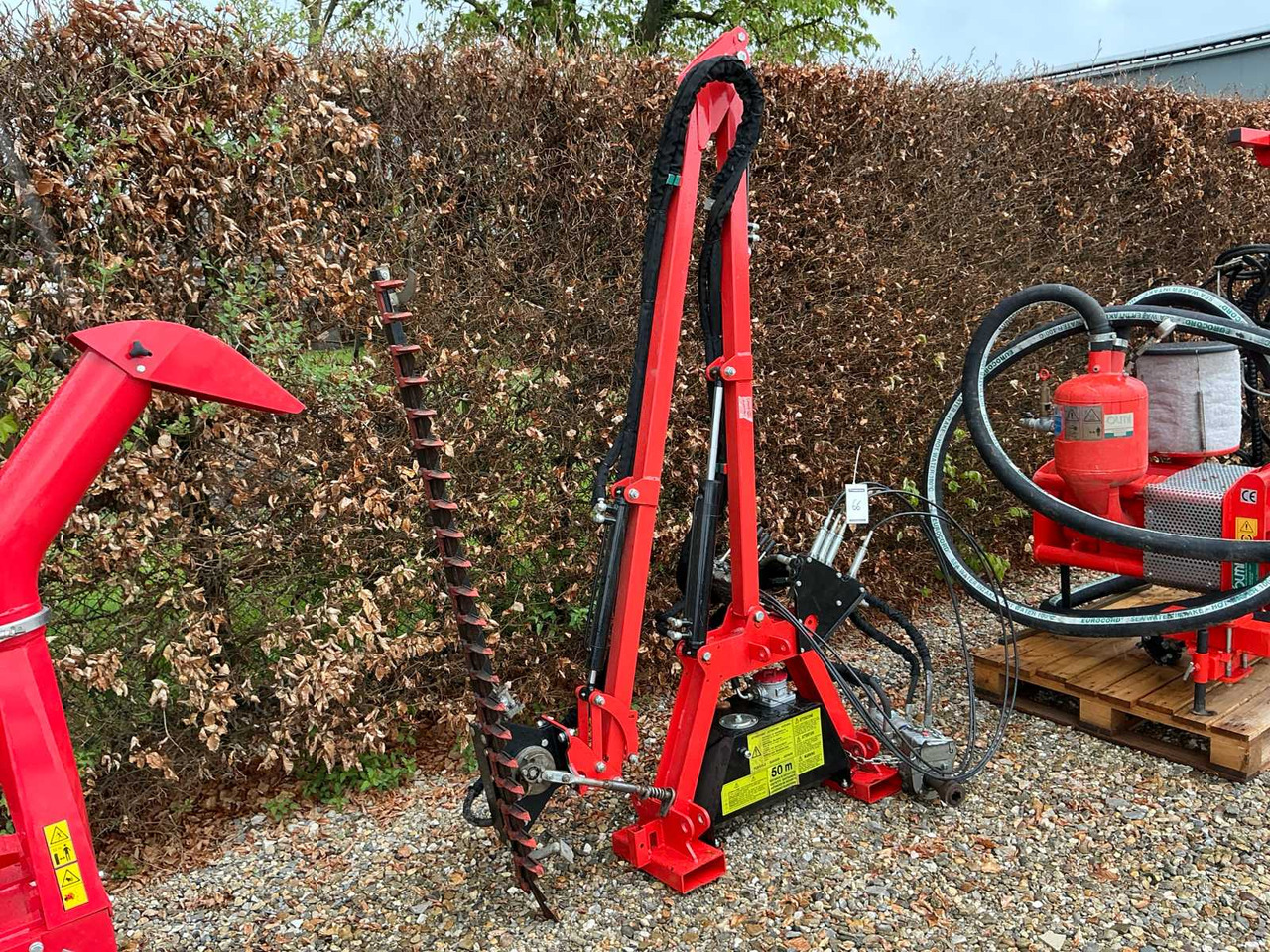 Mounted hydraulic hedge trimmer - Matériel de jardinage: photos 2 Mounted hydraulic hedge trimmer - Matériel de jardinage: photos 2
