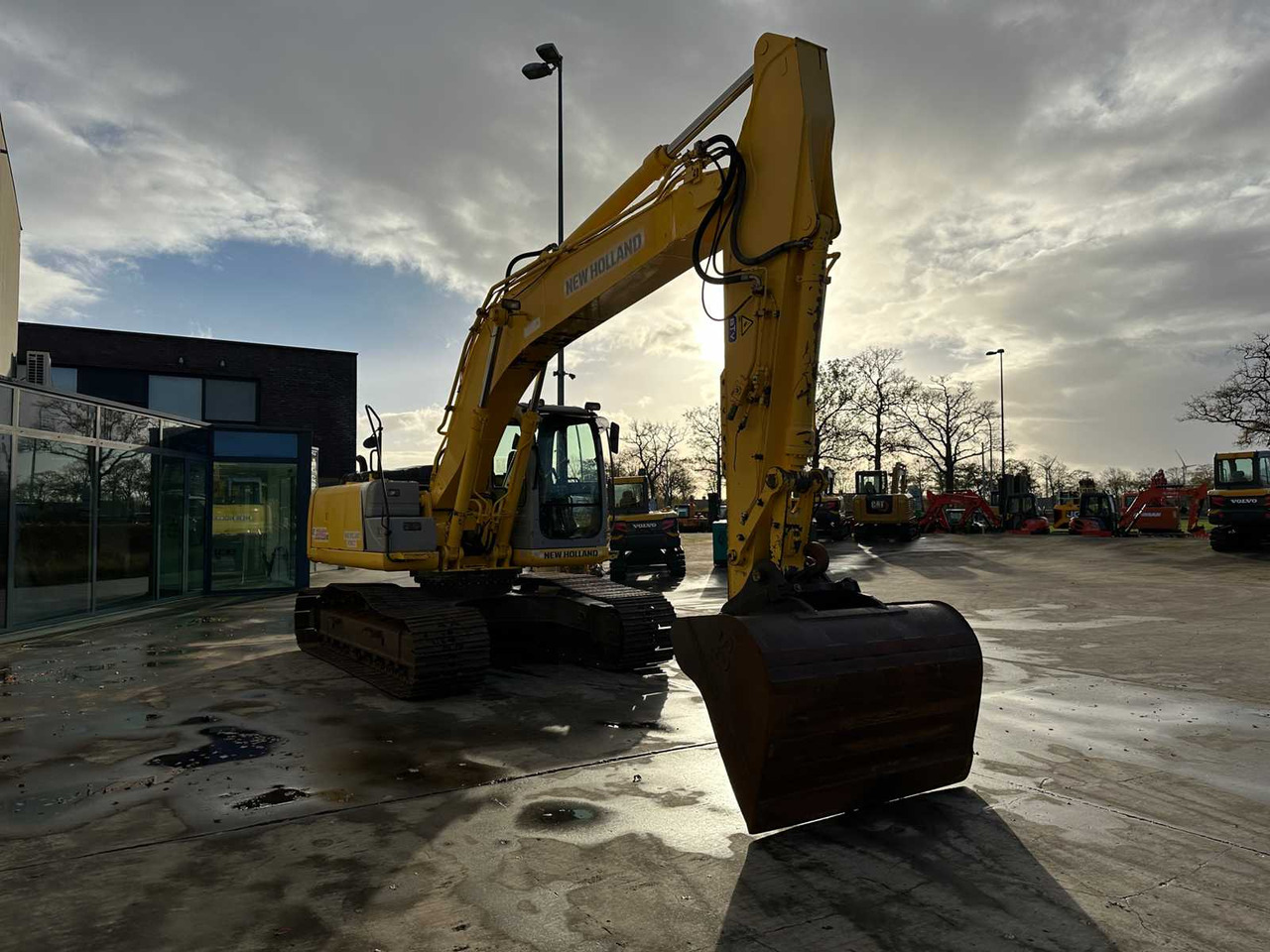 NEW HOLLAND - 2008 - E215B - CRAWLER EXCAVATOR - Pelle: photos 3 NEW HOLLAND - 2008 - E215B - CRAWLER EXCAVATOR - Pelle: photos 3