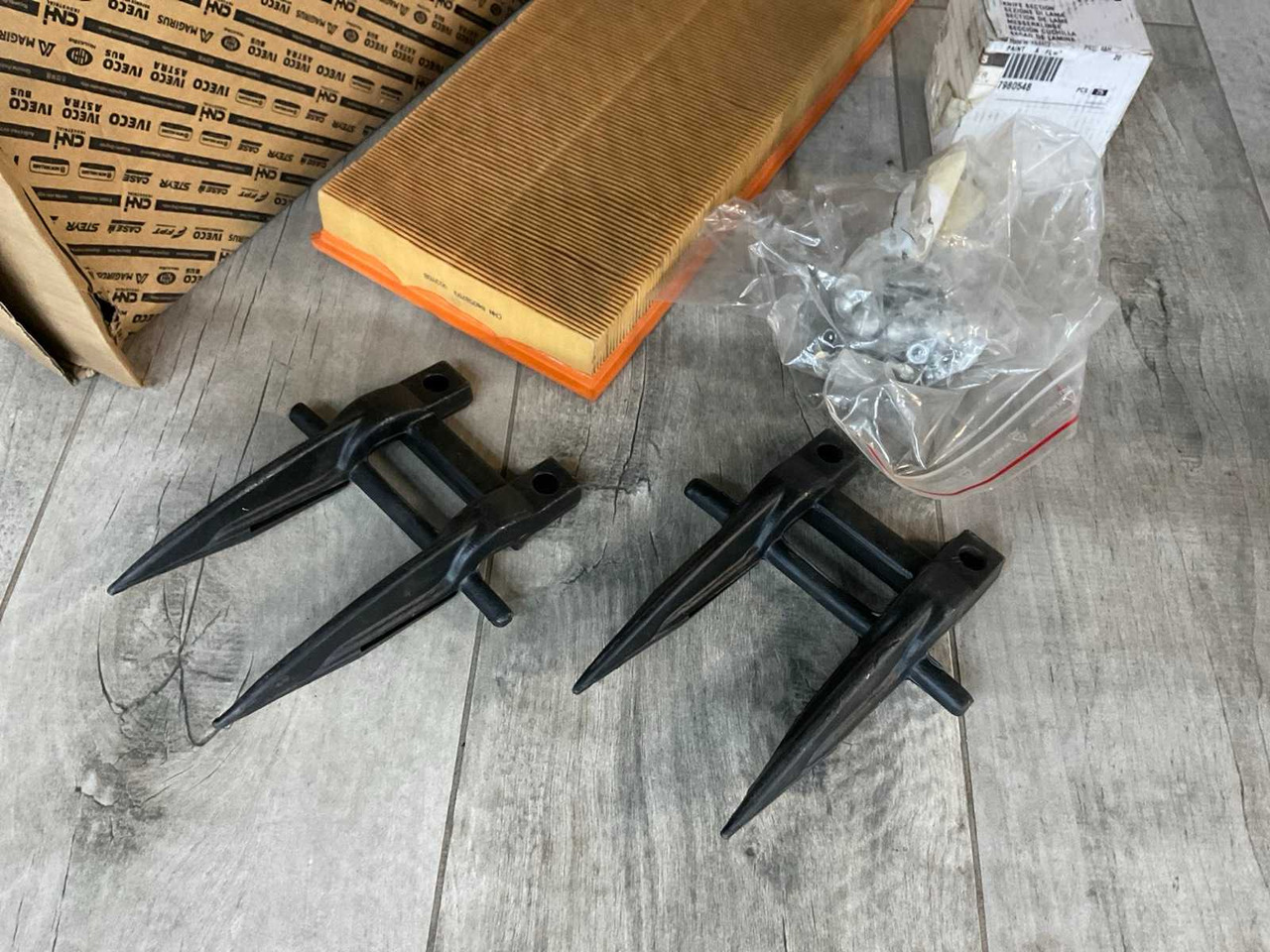 NEW HOLLAND CX 8060 COMBINE HARVESTER PARTS - Moissonneuse-batteuse: photos 2 NEW HOLLAND CX 8060 COMBINE HARVESTER PARTS - Moissonneuse-batteuse: photos 2