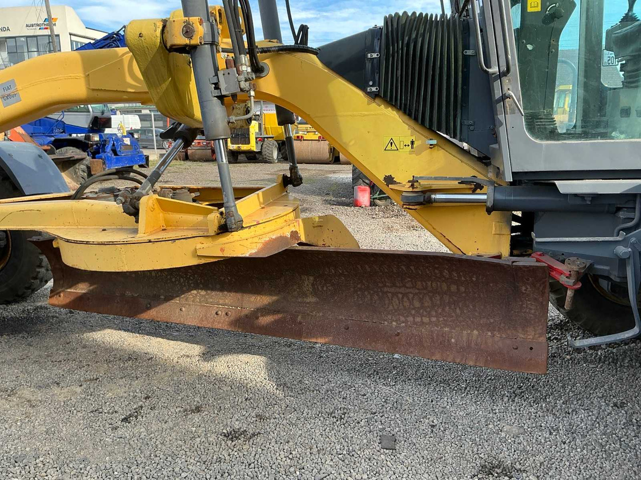 Niveleuse NEW HOLLAND F 156.6: photos 12