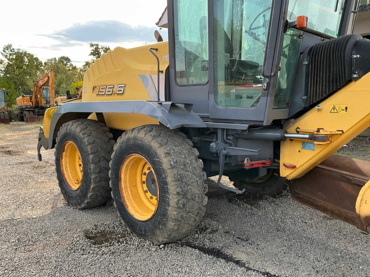 Niveleuse NEW HOLLAND F 156.6: photos 23