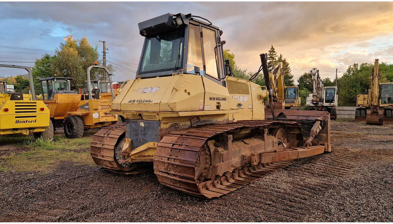 NEW HOLLAND - Bulldozer: photos 3 NEW HOLLAND - Bulldozer: photos 3