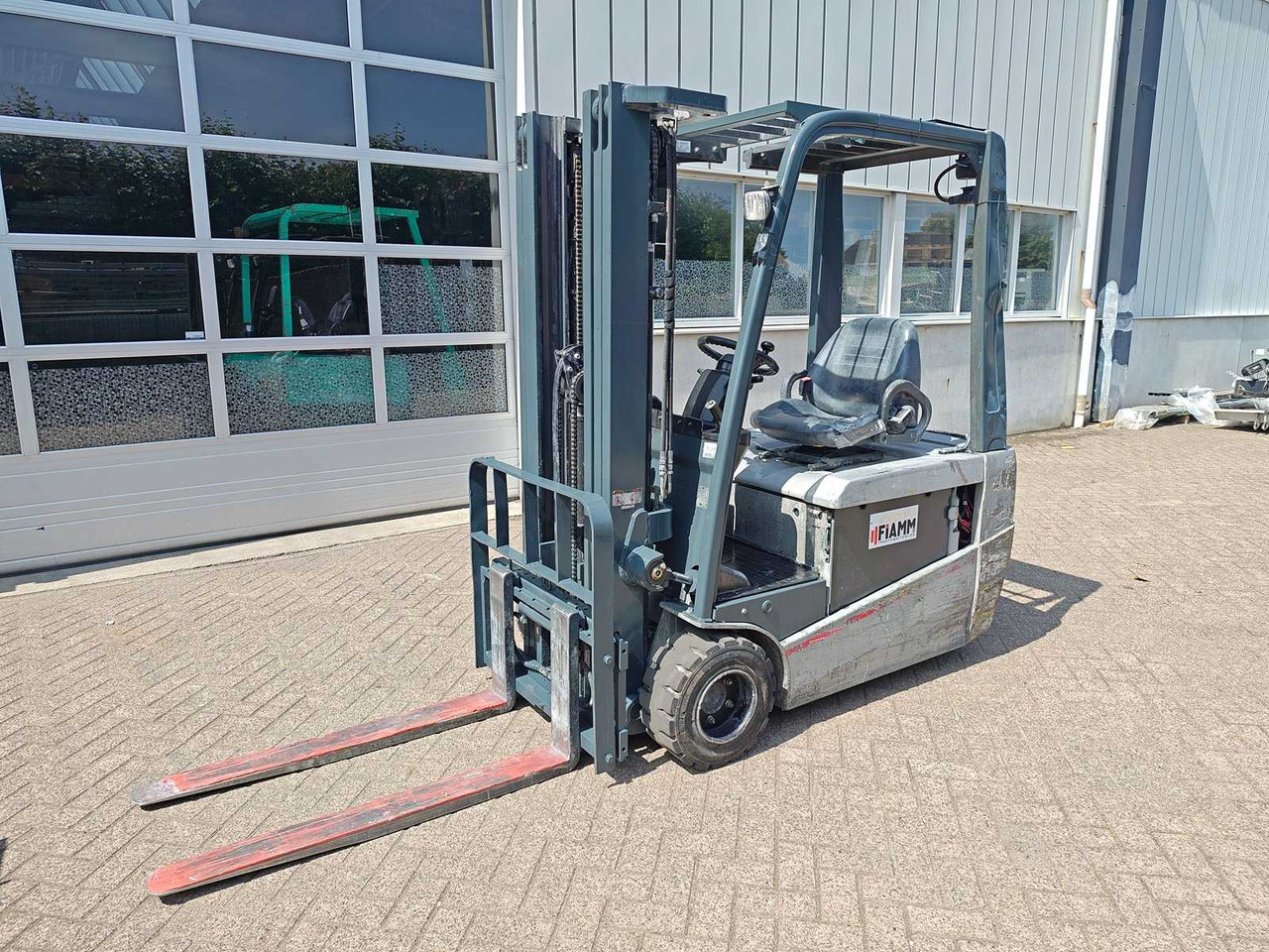 NISSAN - 2008 - G1N1L180 - FORKLIFT TRUCK - Chariot élévateur: photos 1 NISSAN - 2008 - G1N1L180 - FORKLIFT TRUCK - Chariot élévateur: photos 1