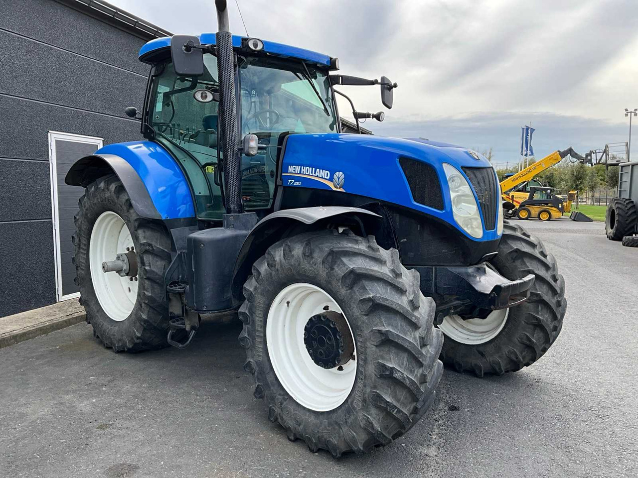 New Holland T7.250 - Tracteur agricole: photos 3 New Holland T7.250 - Tracteur agricole: photos 3