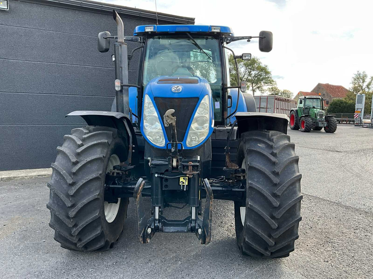 New Holland T7030 - Tracteur agricole: photos 2 New Holland T7030 - Tracteur agricole: photos 2