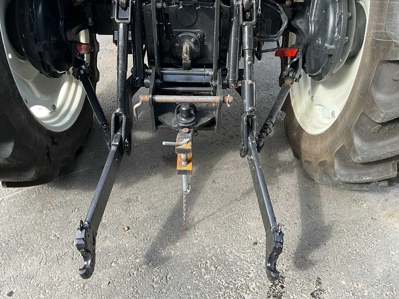 Tracteur agricole New Holland TD5.85: photos 11