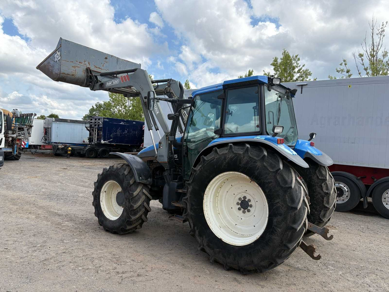 New Holland TM115 mit Frontlader - Tracteur agricole: photos 3 New Holland TM115 mit Frontlader - Tracteur agricole: photos 3