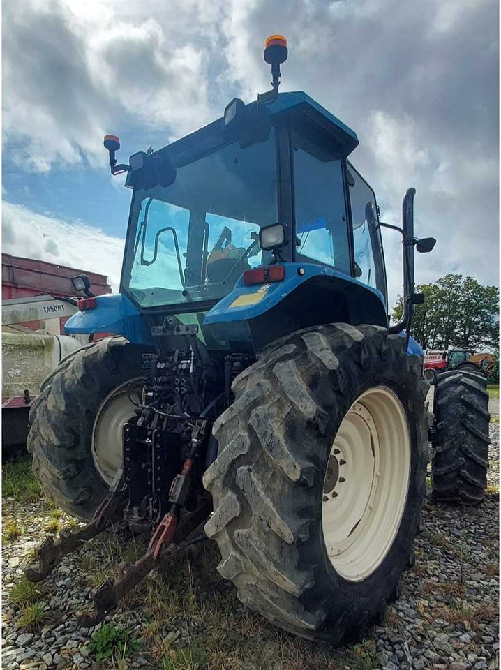 New Holland TM150 - Tracteur agricole: photos 3 New Holland TM150 - Tracteur agricole: photos 3
