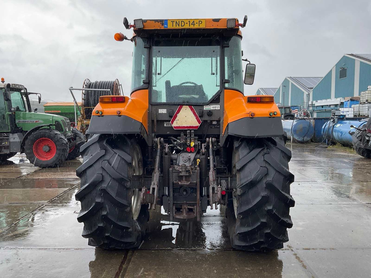 Tracteur agricole Renault 610RZ Ares: photos 6