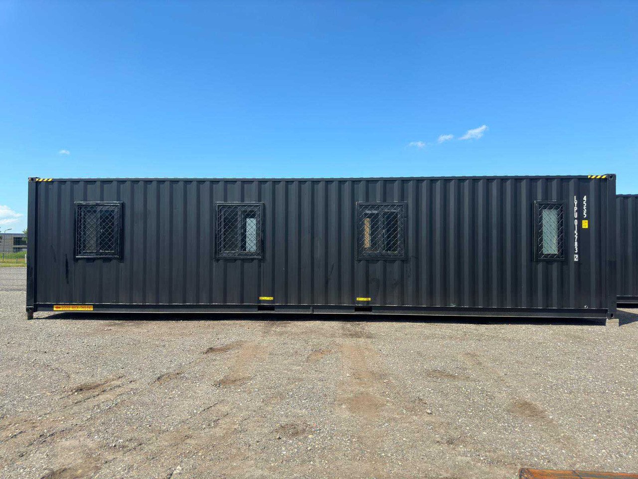Rhino-Cross-Containers 1 Deur en 3 Ramen Zwart - Conteneur comme habitat: photos 4 Rhino-Cross-Containers 1 Deur en 3 Ramen Zwart - Conteneur comme habitat: photos 4