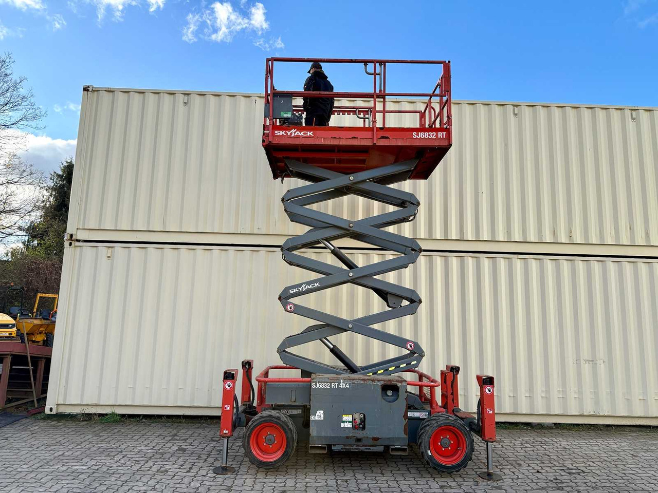 SKYJACK - SJ6832RT - 11.8 METERS - 2017 - AERIAL WORK PLATFORM - Nacelle: photos 1 SKYJACK - SJ6832RT - 11.8 METERS - 2017 - AERIAL WORK PLATFORM - Nacelle: photos 1