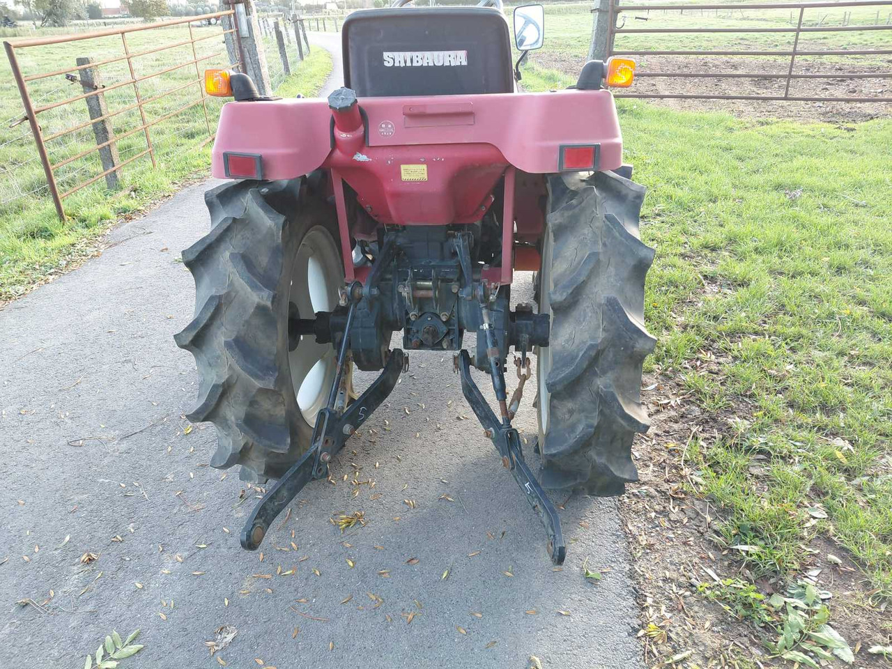 Shibaura P185F - Micro tracteur: photos 3 Shibaura P185F - Micro tracteur: photos 3