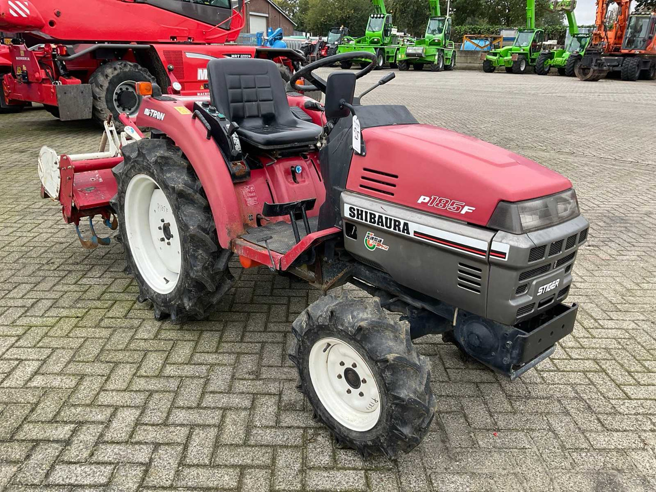 Shibaura P185F - Micro tracteur: photos 4 Shibaura P185F - Micro tracteur: photos 4
