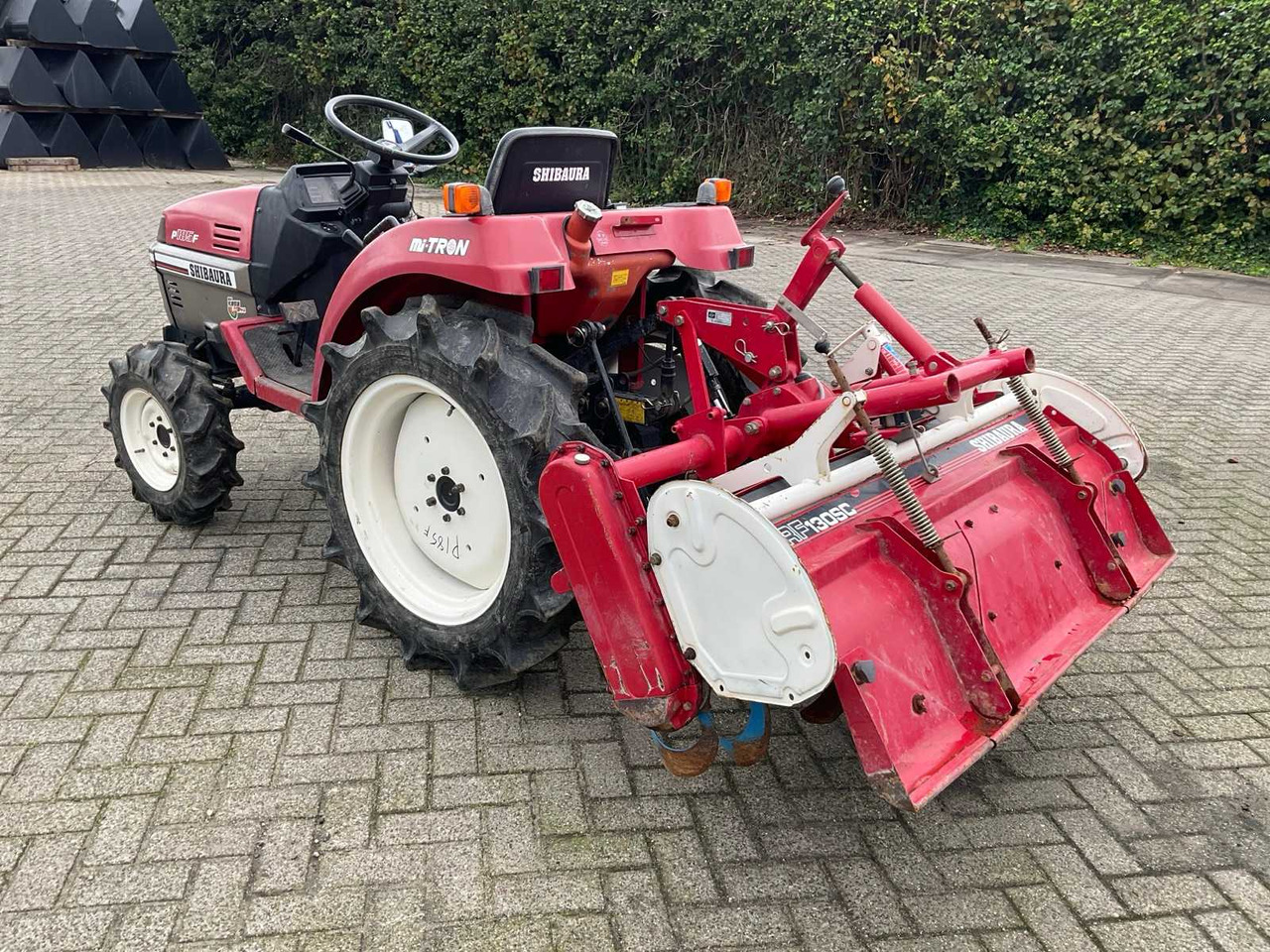 Shibaura P185F - Micro tracteur: photos 2 Shibaura P185F - Micro tracteur: photos 2