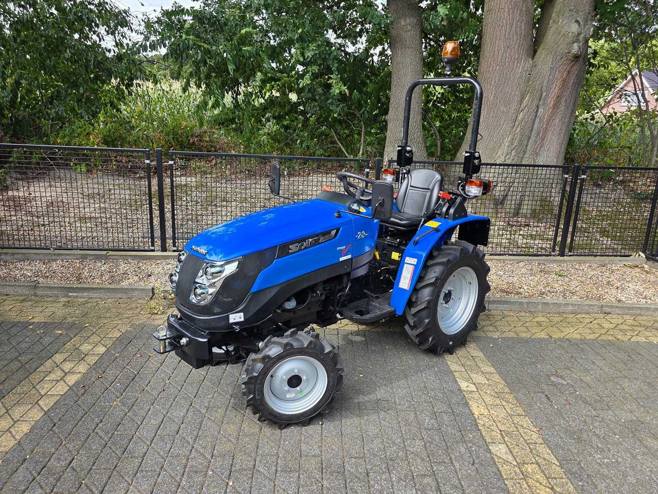 Solis 20 4WD - Tracteur communal: photos 1 Solis 20 4WD - Tracteur communal: photos 1