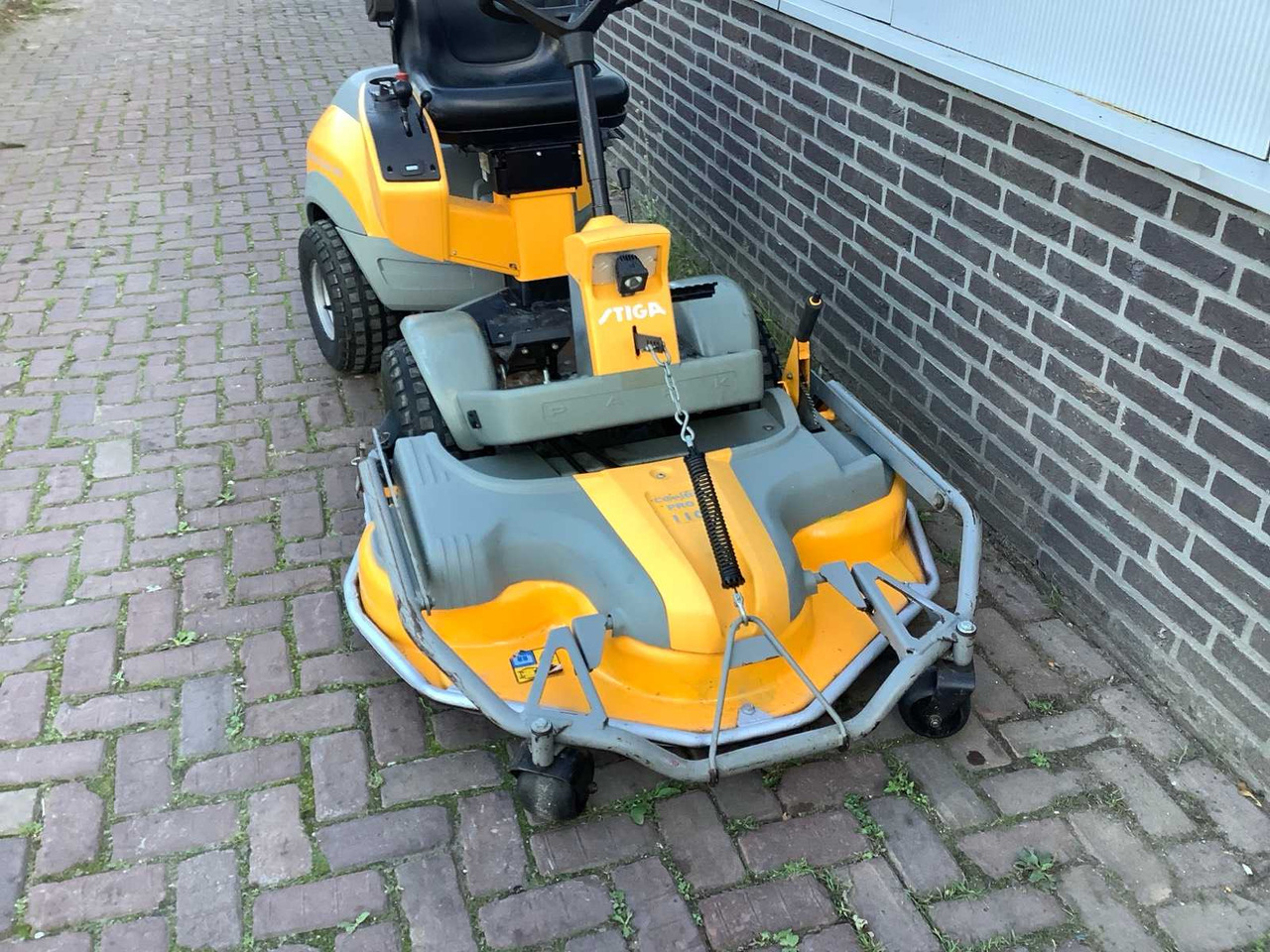 Stiga Park pro swan 4wd - Motofaucheuse: photos 2 Stiga Park pro swan 4wd - Motofaucheuse: photos 2