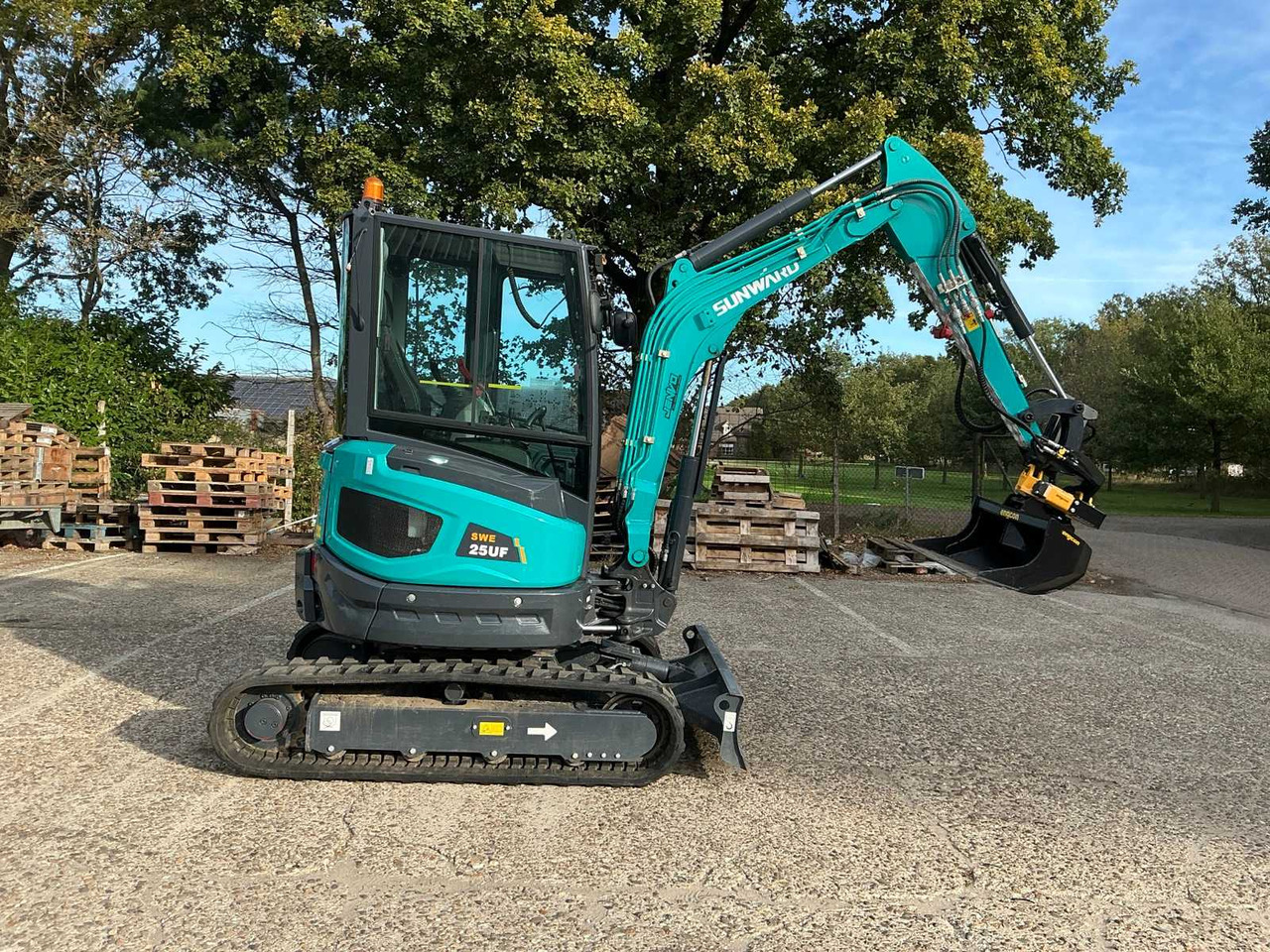 Sunward SWE25UF - Pelle sur chenille: photos 4 Sunward SWE25UF - Pelle sur chenille: photos 4