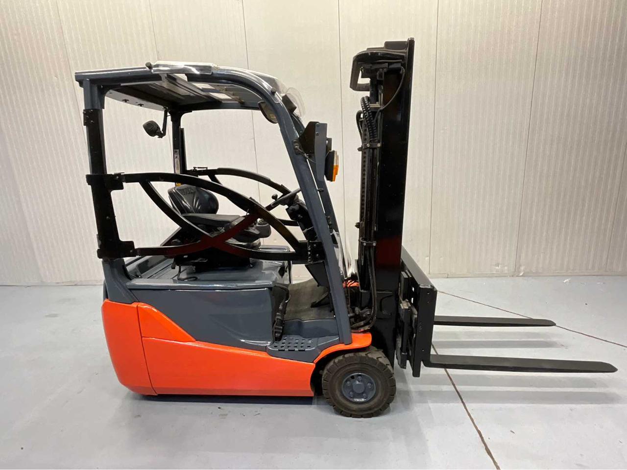 TOYOTA - 8FBE16T - FORKLIFT, FORK POSITIONER, SIDE-SHIFT, BLUESPOT, 2018 - Chariot élévateur: photos 5 TOYOTA - 8FBE16T - FORKLIFT, FORK POSITIONER, SIDE-SHIFT, BLUESPOT, 2018 - Chariot élévateur: photos 5
