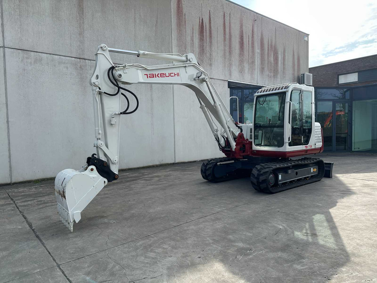 Takeuchi TB175C - Pelle sur chenille: photos 1 Takeuchi TB175C - Pelle sur chenille: photos 1