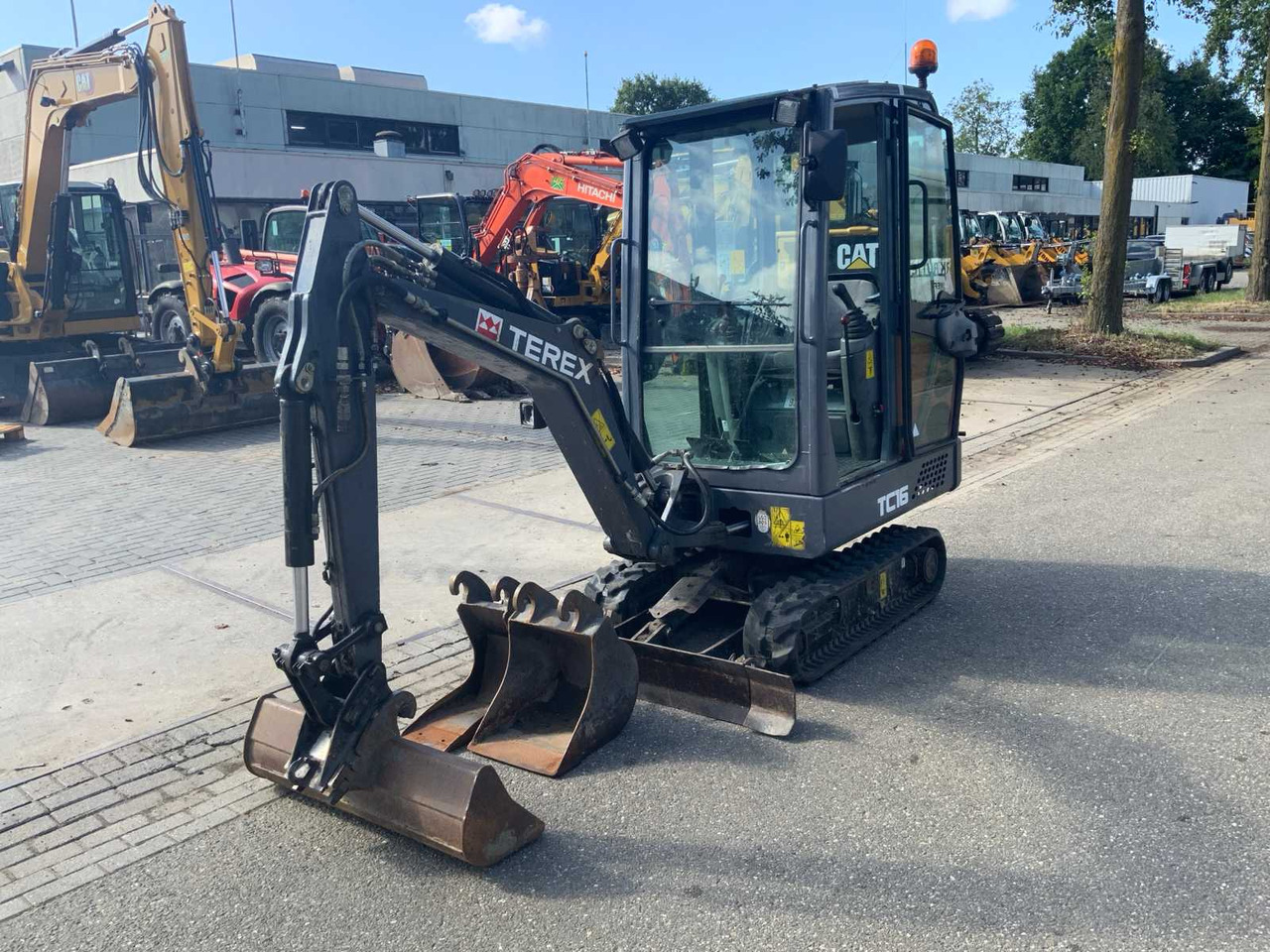 Terex TC16 - Pelle sur chenille: photos 1 Terex TC16 - Pelle sur chenille: photos 1