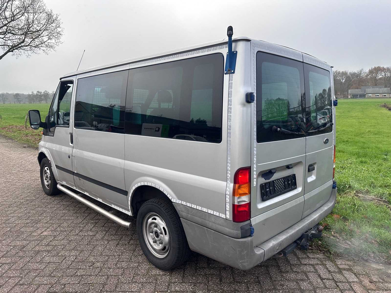 FORD - 280 /125 - TRANSIT - VAN - Véhicule utilitaire: photos 3 FORD - 280 /125 - TRANSIT - VAN - Véhicule utilitaire: photos 3