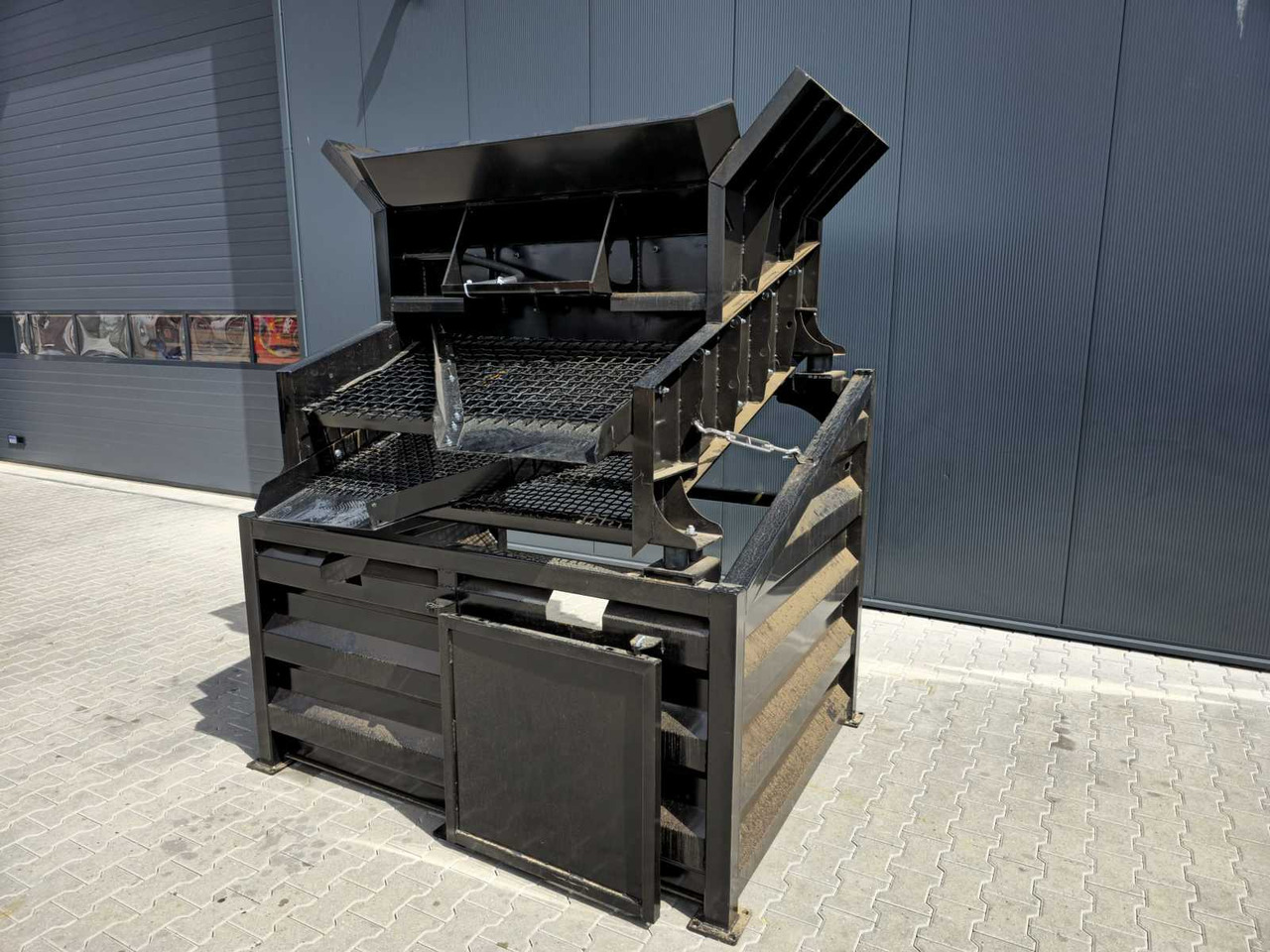 Vibratory Screener - Crible: photos 1 Vibratory Screener - Crible: photos 1
