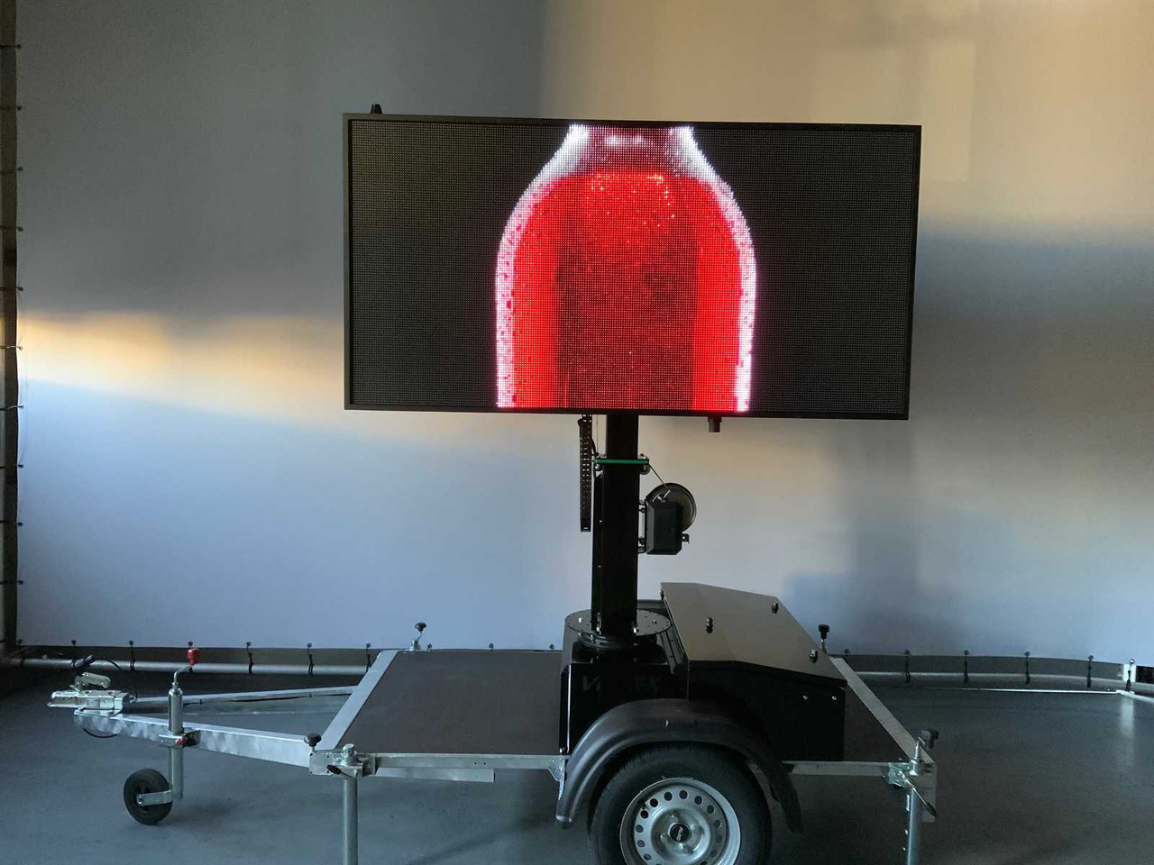 Matériel de chantier, Remorque Viplex tekstkar P8 ledscherm op aanhangwagen: photos 33