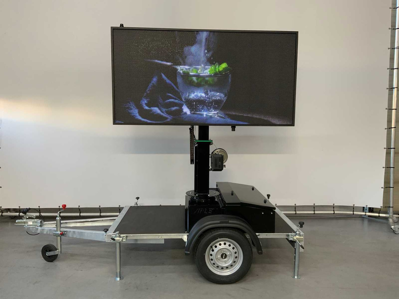 Matériel de chantier, Remorque Viplex tekstkar P8 ledscherm op aanhangwagen: photos 19