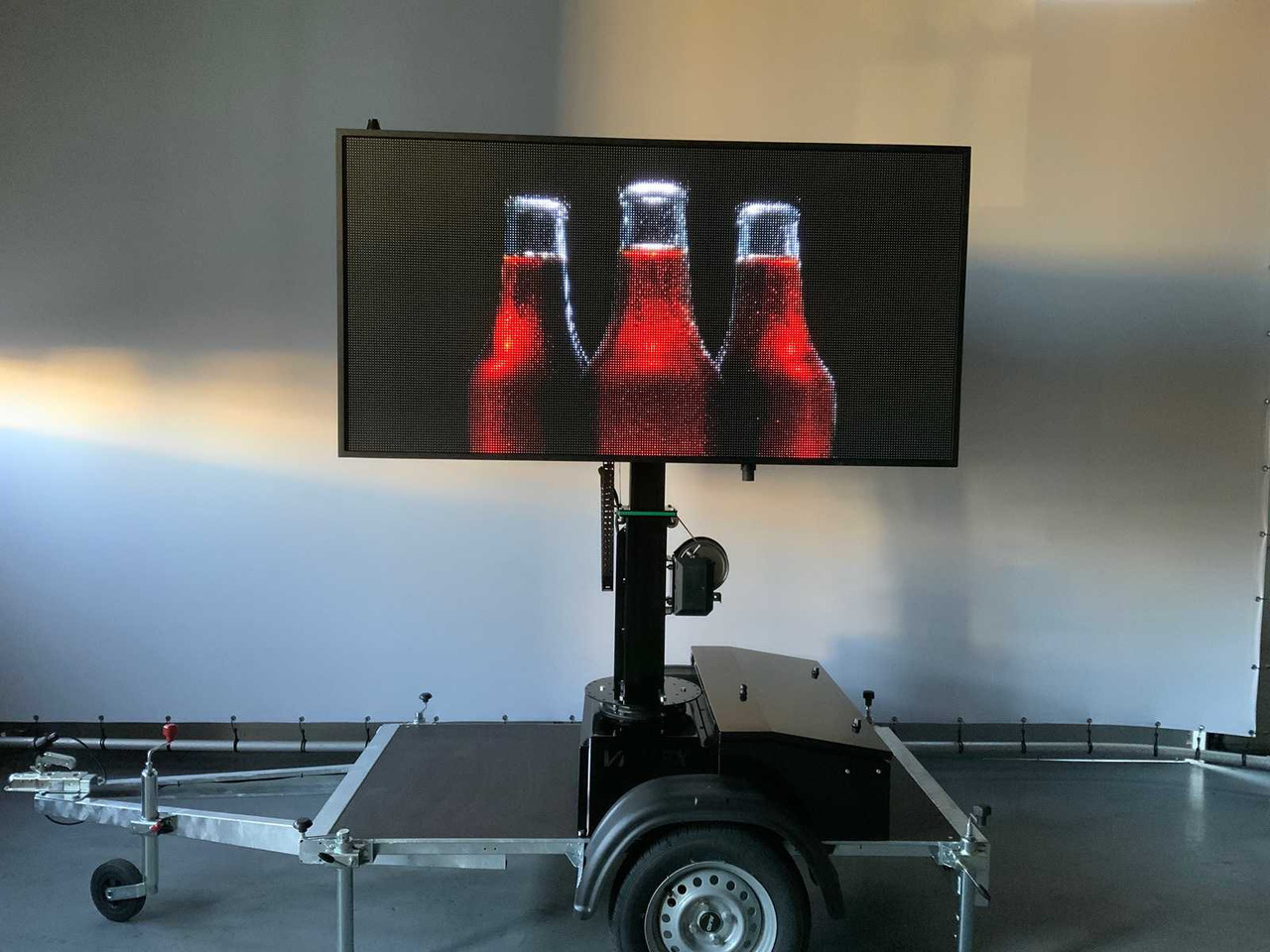 Matériel de chantier, Remorque Viplex tekstkar P8 ledscherm op aanhangwagen: photos 32