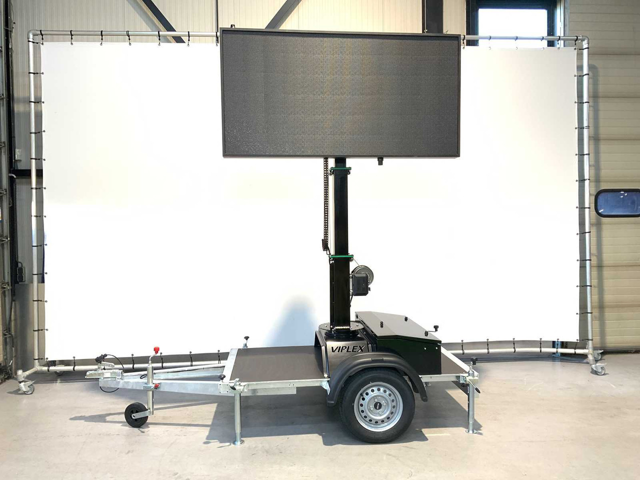 Viplex tekstkar P8 ledscherm op aanhangwagen - Matériel de chantier, Remorque: photos 4 Viplex tekstkar P8 ledscherm op aanhangwagen - Matériel de chantier, Remorque: photos 4