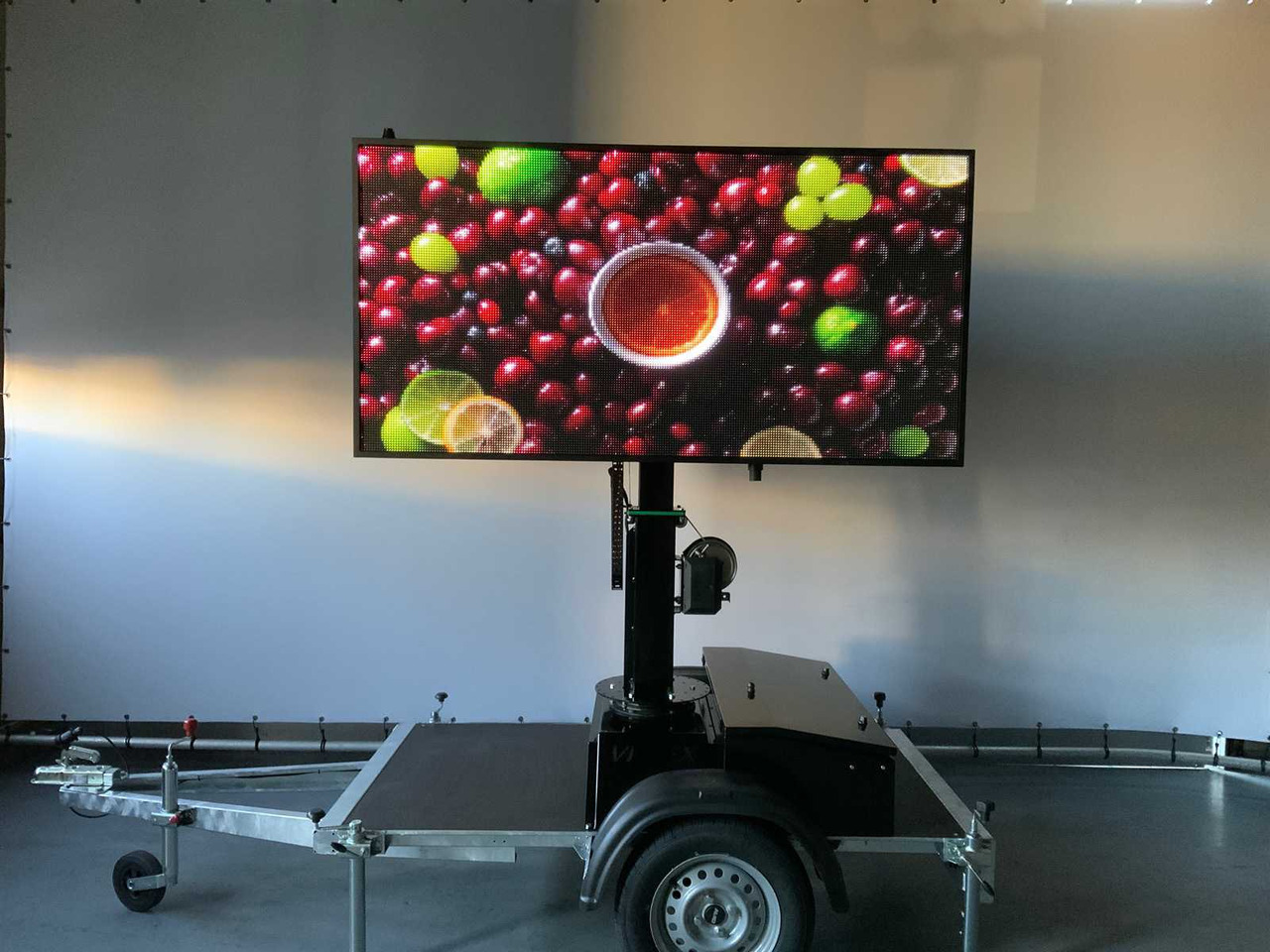 Matériel de chantier, Remorque Viplex tekstkar P8 ledscherm op aanhangwagen: photos 40
