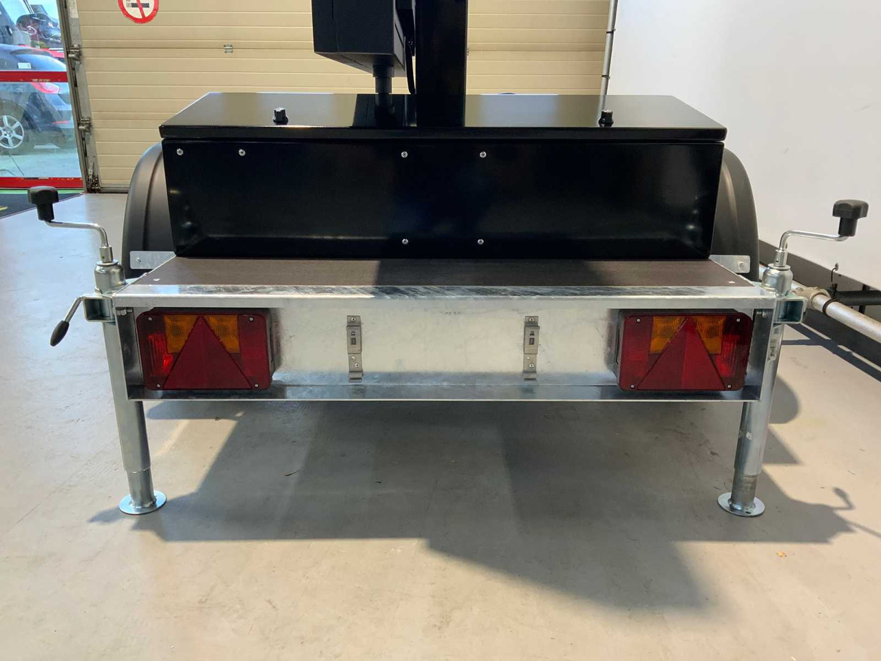 Matériel de chantier, Remorque Viplex tekstkar P8 ledscherm op aanhangwagen: photos 6