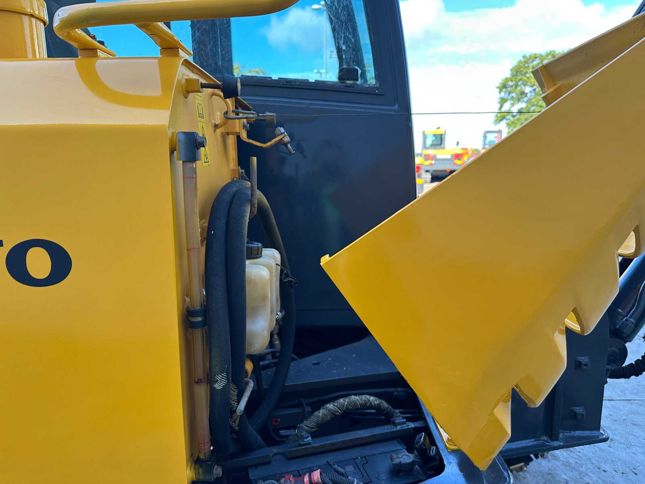 Pelle sur chenille Volvo EC60C: photos 31
