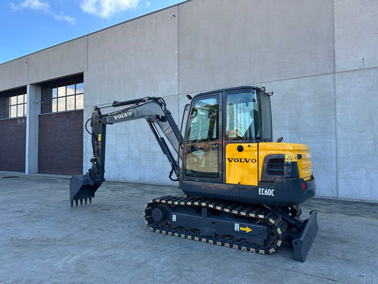 Pelle sur chenille Volvo EC60C: photos 6
