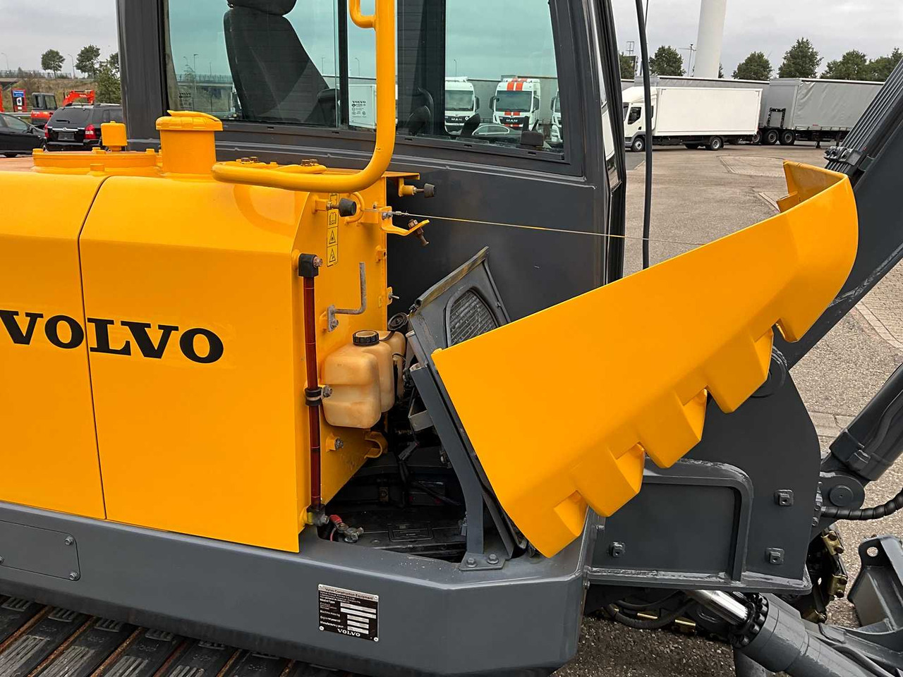 Pelle sur chenille Volvo EC60C: photos 27