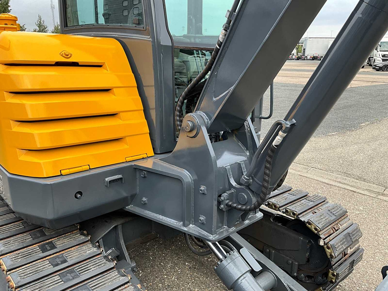 Pelle sur chenille Volvo EC60C: photos 18