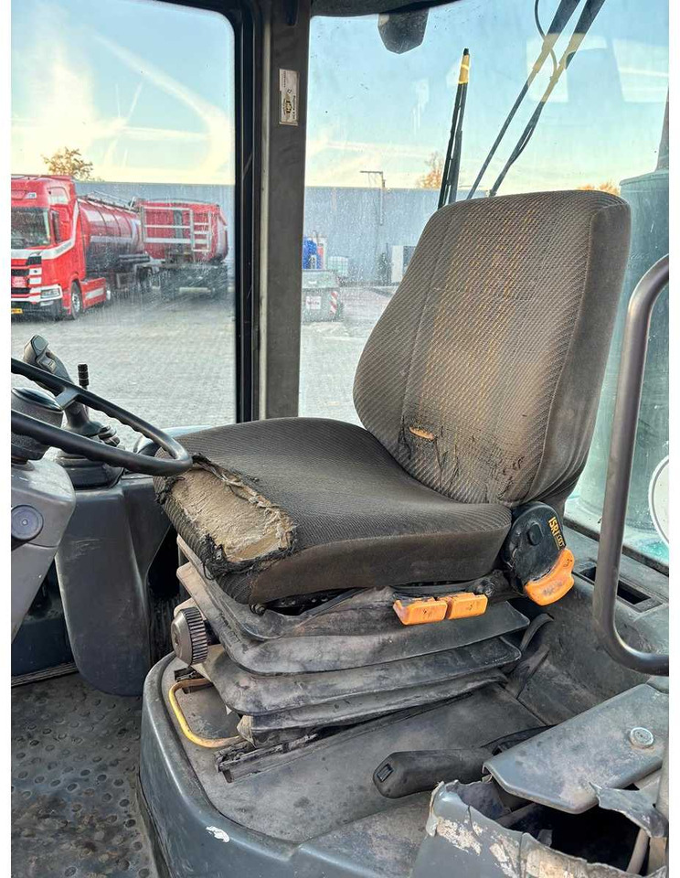 Volvo L30B Z/X - Chargeuse sur pneus: photos 5 Volvo L30B Z/X - Chargeuse sur pneus: photos 5