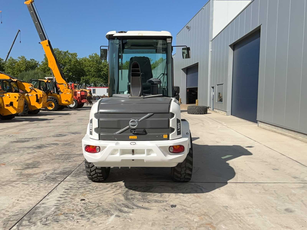 Volvo L30G - Chargeuse sur pneus: photos 5 Volvo L30G - Chargeuse sur pneus: photos 5